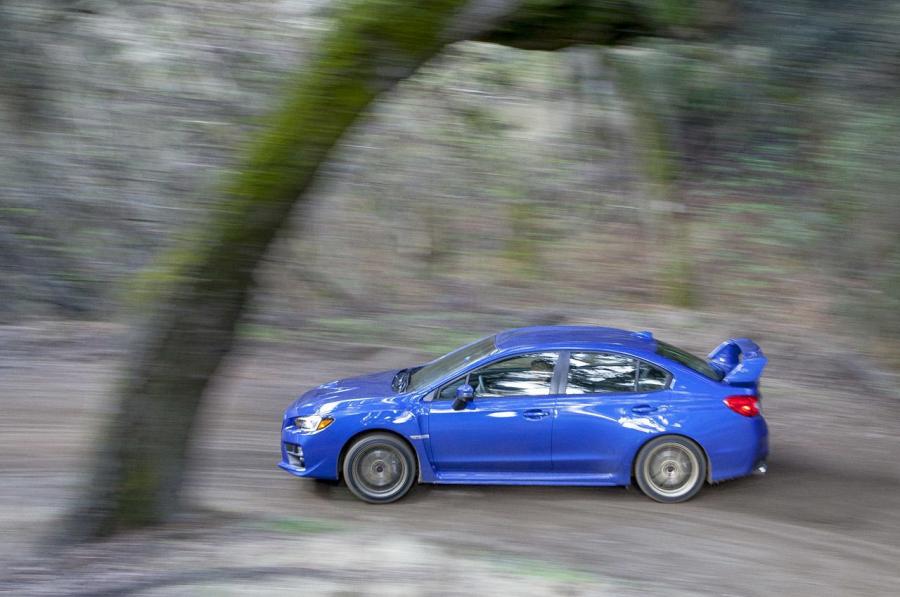  Subaru WRX STI 2014 года  (фото 37 из 93)